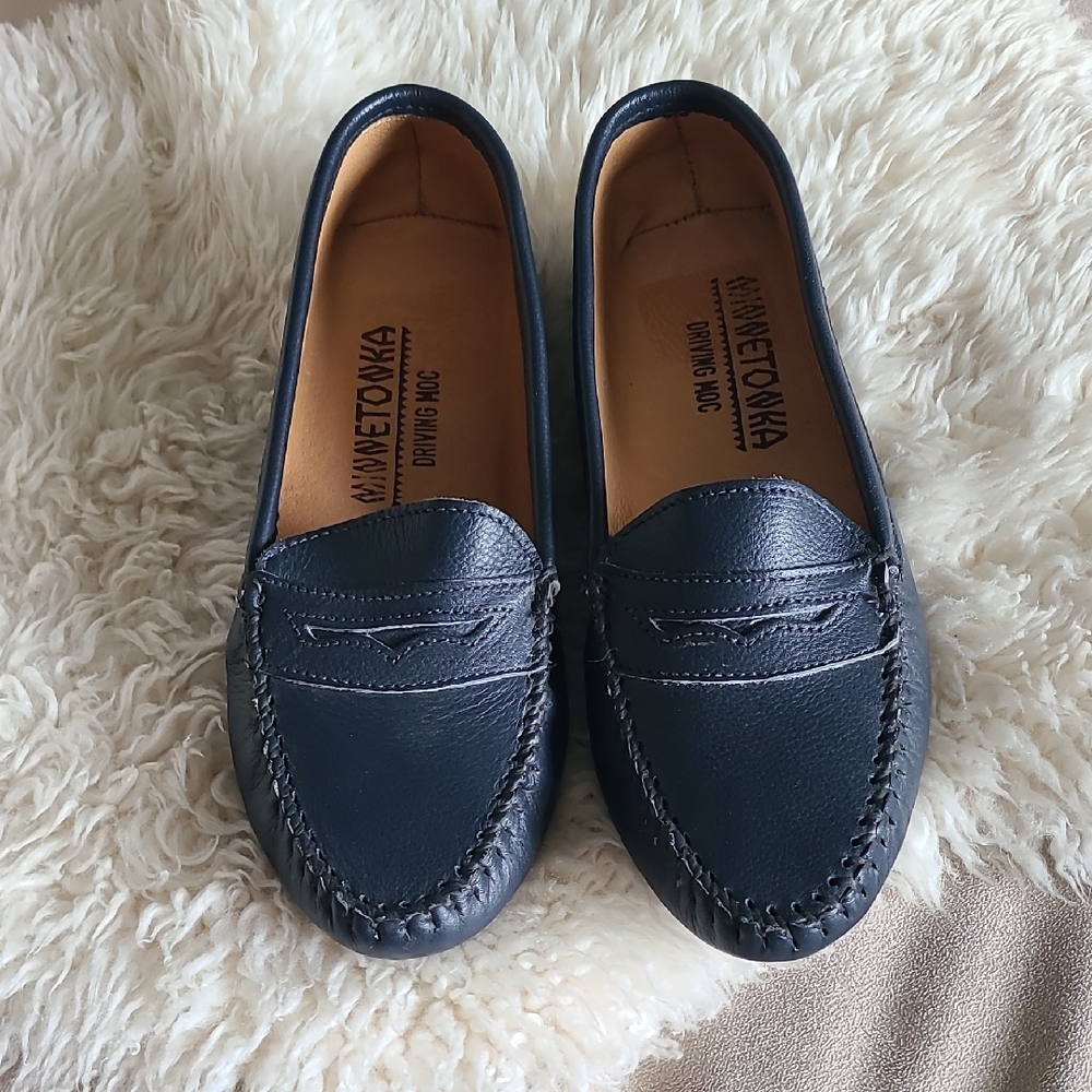 Minnetonka Navy Leather Driving Moccasins